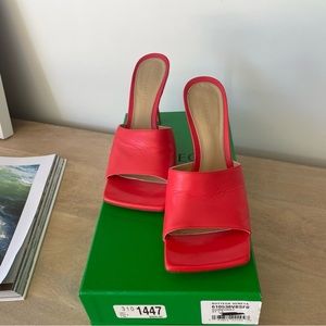 Authentic Bottega Veneta Stretch Sandals